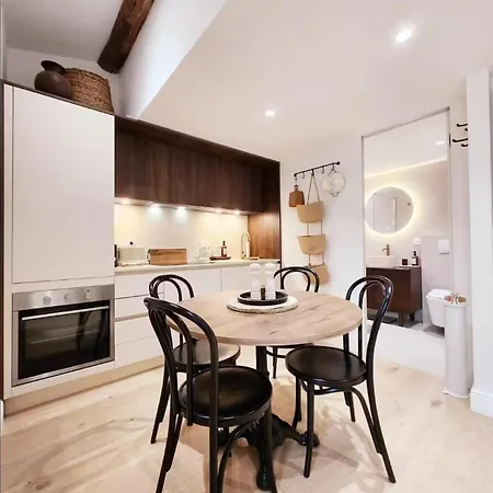 Le Republique Antibois - Au Coeur Du Vieil * Антиб